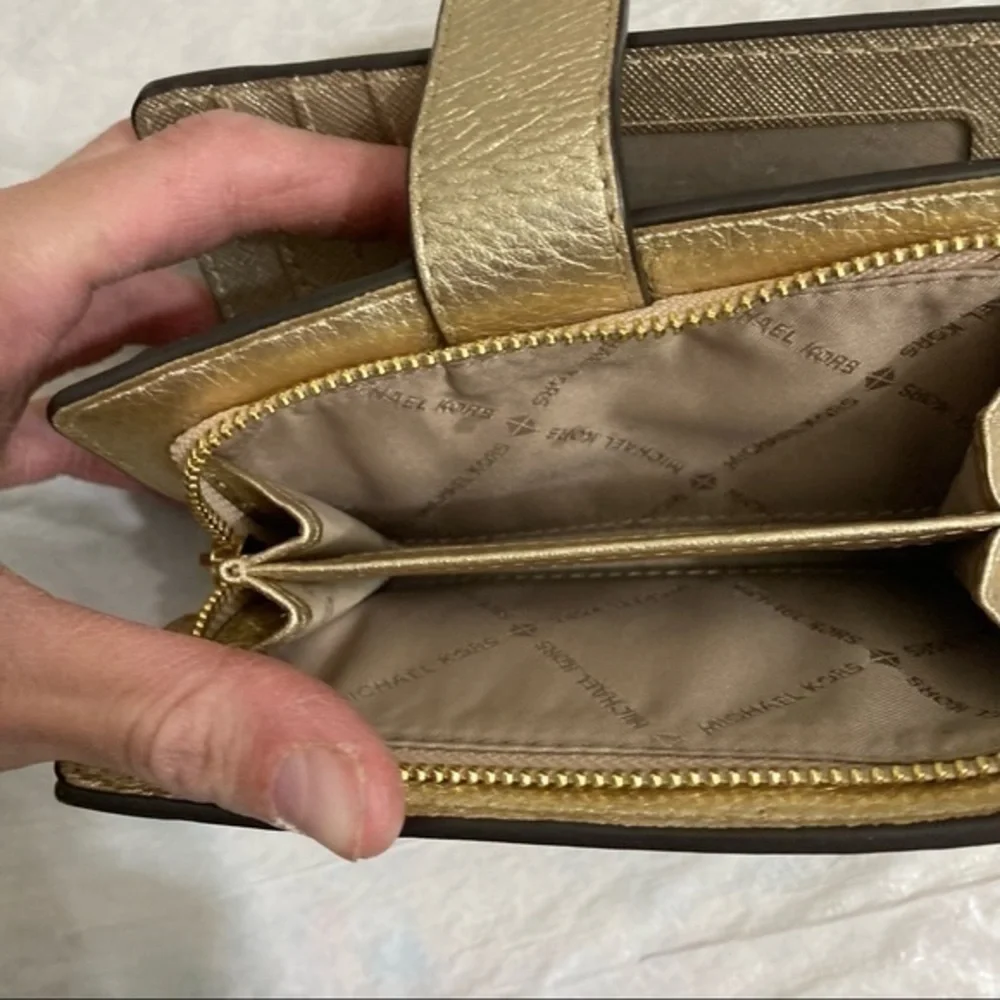 Michael kors gold leather wallet